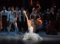 Laurencia - Natalia Osipova and Frondoso - Ivan Vasiliev with vilagers