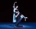 Francesca Hayward and Frederico Bonelli in Giselle pdd