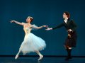 Gudrun Bojesen as the Sylph and Ulrik Birkkjaer as James in La Sylphide